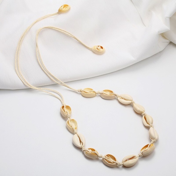 'Shoreline' White Shell Beach Choker Necklace - Picture 11 of 11